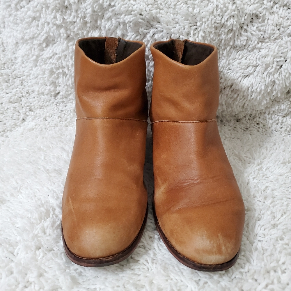 Toms Leila Tassle Zipper Tan Booties